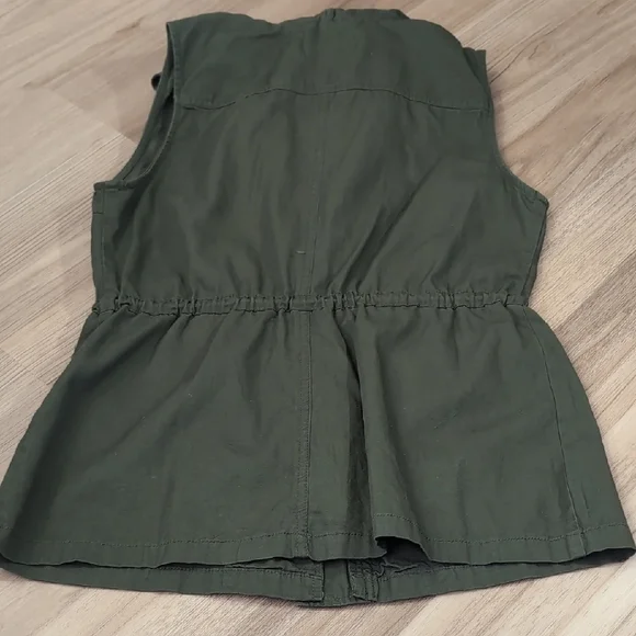 Forest Green Utility Jacket with Hood and Zipper Closure - Picture 5 of 6